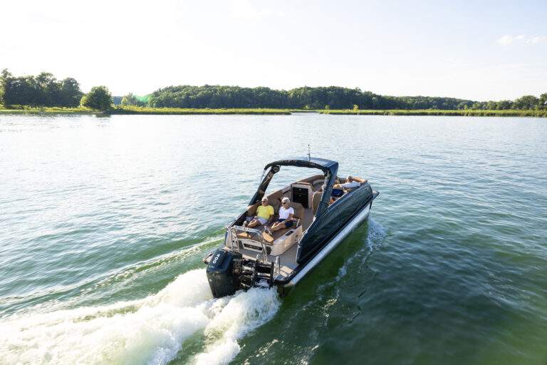harris-pontoon-boats-crowne-250-sl-running-2025-10671